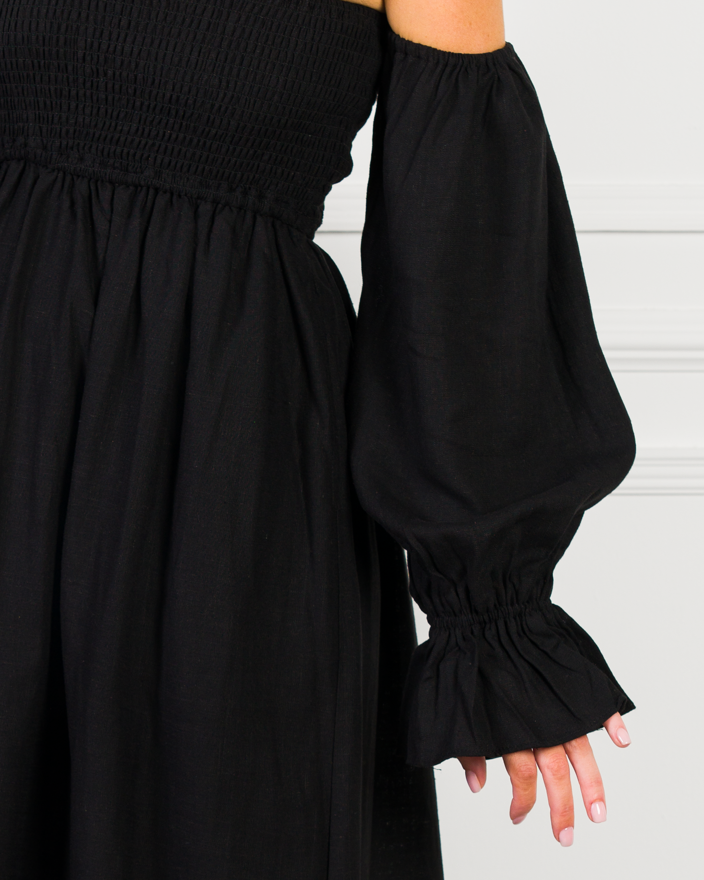 Capri - Black